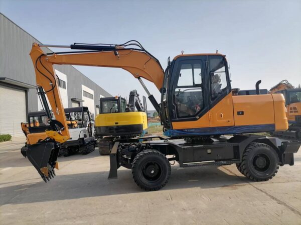 9 ton wheeled excavator - Image 2