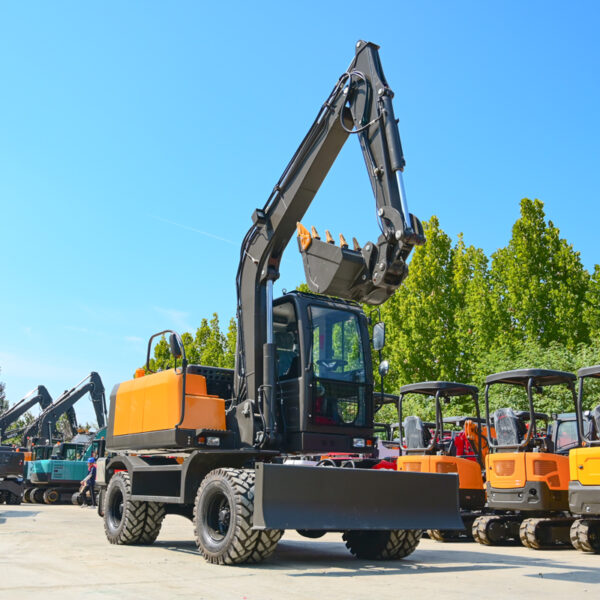 8 ton wheeled excavator - Image 3