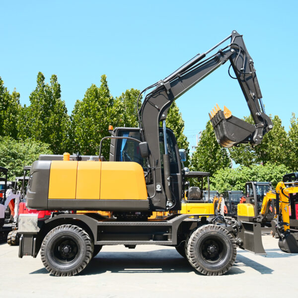 8 ton wheeled excavator - Image 4
