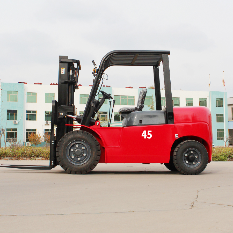 4.5 ton diesel forklift - Image 4