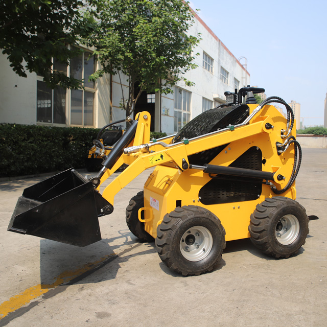 360 Mini wheeled loader - Image 2