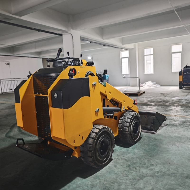 750 Mini wheeled loader - Image 4