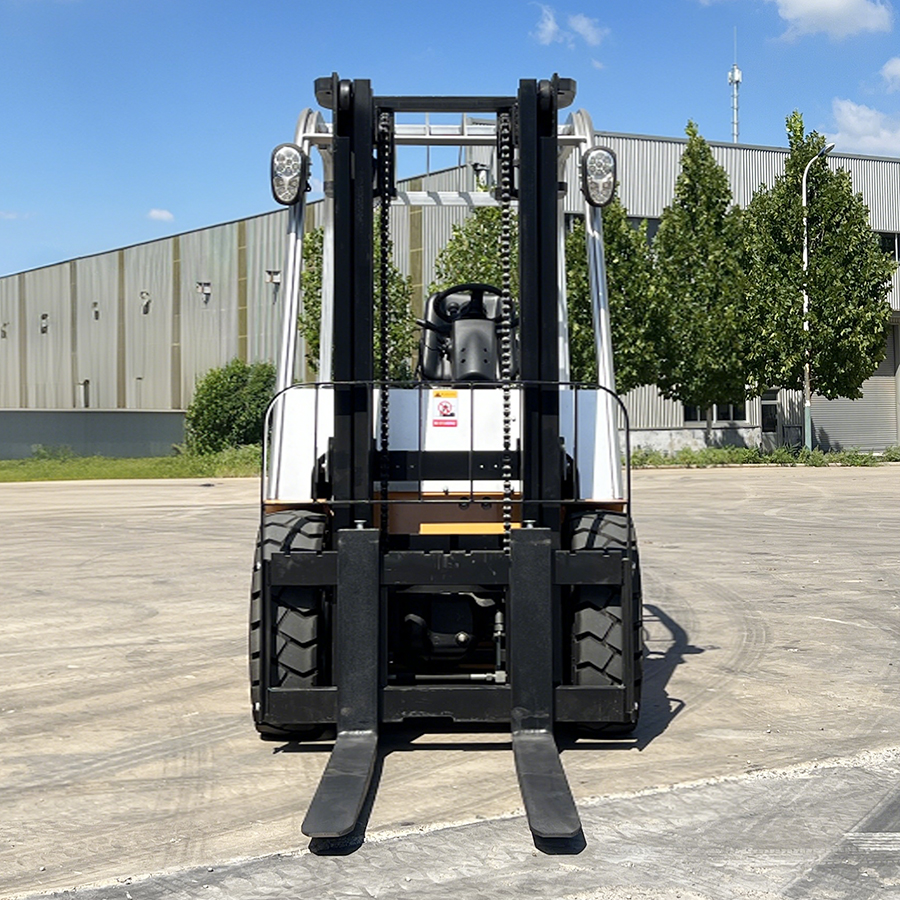 3 ton electric forklift - Image 5
