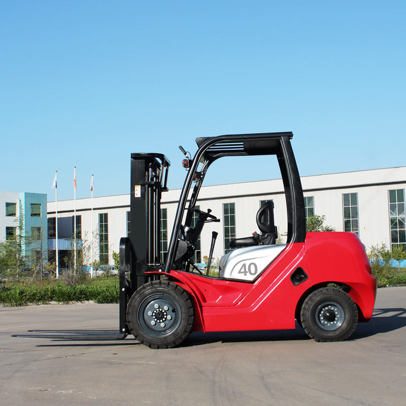 4 ton diesel forklift - Image 3