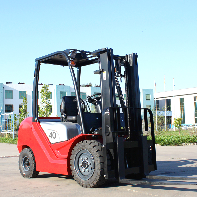 4 ton diesel forklift - Image 4